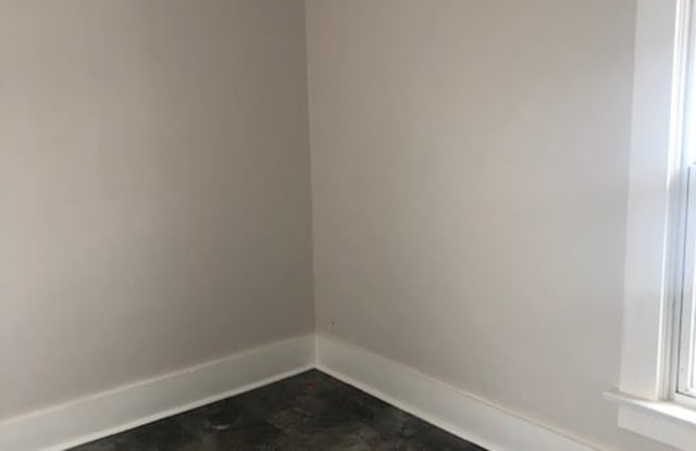 295 East Ash Street - B Gallery 4