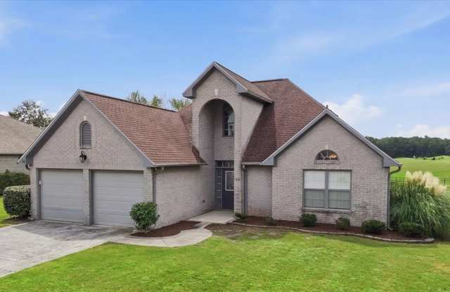 4 bedroom, 3 bath brick home located on the 16th green of Castle Bay Country Club Gallery 4
