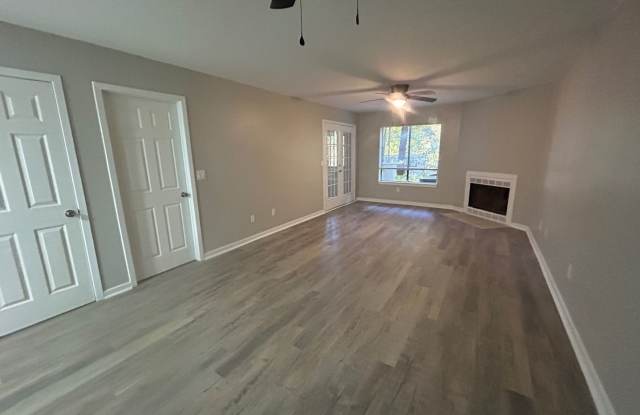 Updated  Creekside Community  Condominium Gallery 3