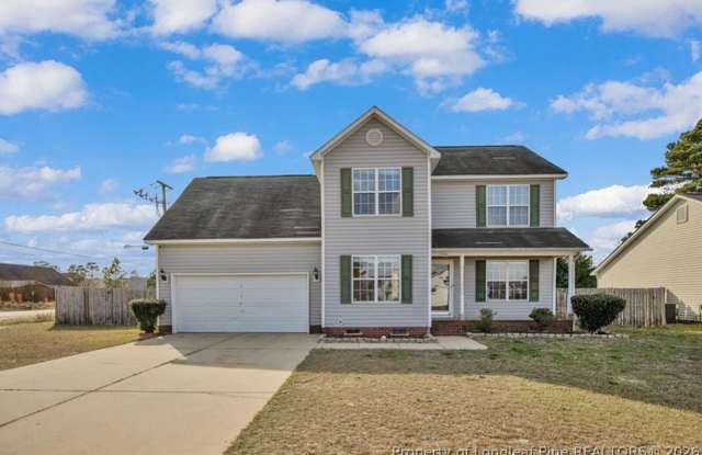 3 bedrooms, 2 full baths, 2 half bath Home! Work studio! Close to Fort Bragg and Shopping! Gallery 1