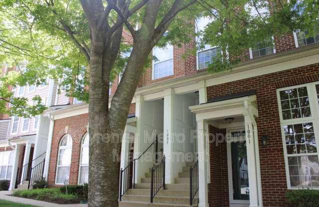 1005 Treeland Way photos photos