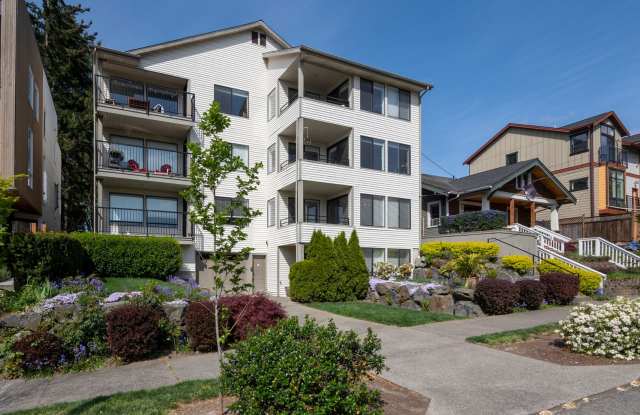Spacious 2BR/1BA Condo in Great Location (Fremont) - 3615 Whitman Avenue North, Seattle, WA 98103