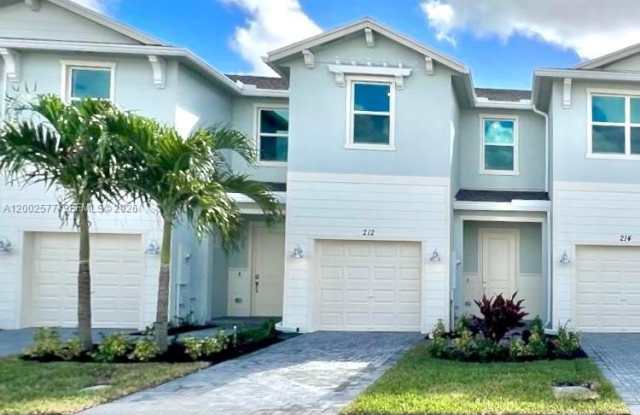 212 SE Woodbark St photos photos