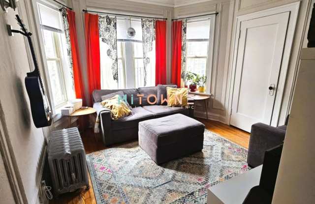 7100 North Paulina photos photos