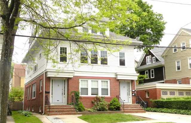 389 Lloyd Avenue unit: 1 photos photos