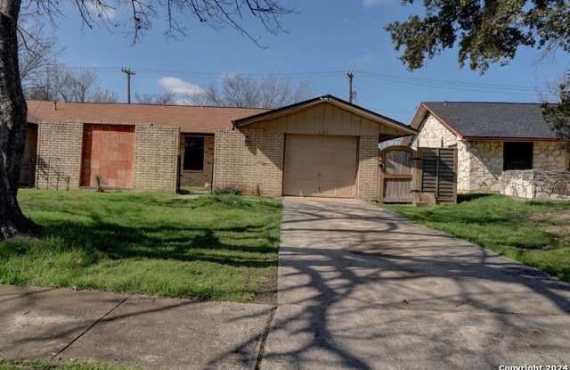 2107 Darwin Dr - 2107 Darwin Drive, San Antonio, TX 78228
