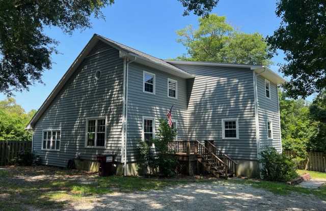 Charming 3-Bedroom Home with Bonus Room on Private Lot photos photos
