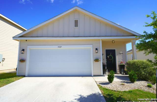 Charming Home Now Available in the Liberte Subdivision. Realtor Commission: $550 photos photos