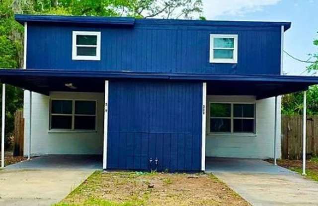 2 bed 1 bath 2-plex with 850 sf. Off MLK (405) and S. Park Ave. w/ fenced backyard - 511 South Robbins Avenue, Titusville, FL 32796 2 bed 1 bath 2-plex with 850 sf. Off MLK (405) and S. Park Ave. w/ fenced backyard - 511 South Robbins Avenue, Titusville, FL 32796