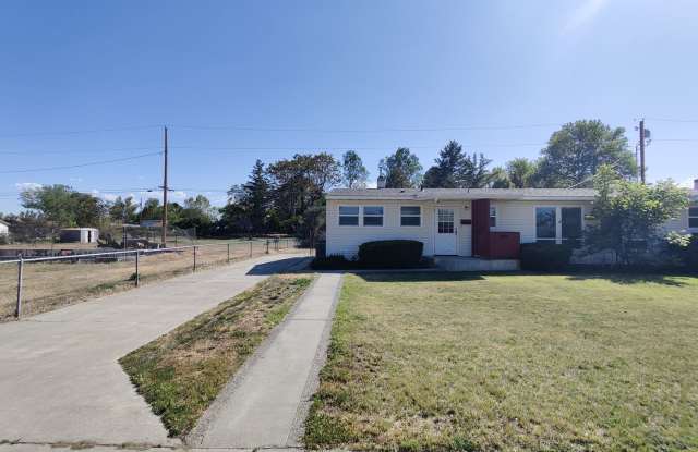 Central Richland Duplex with Full Basement photos photos