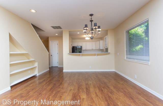 850 E Riverpark Ln Gallery 3