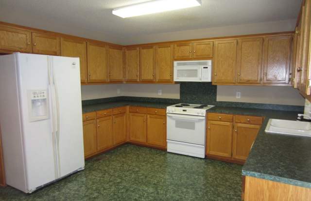 4001 Drake Ct Gallery 2