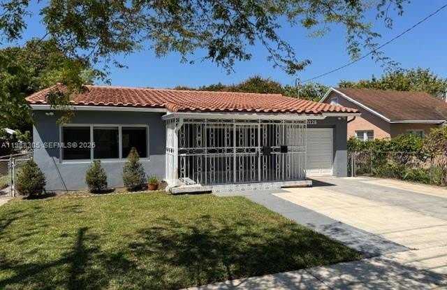 1128 SW 21st Ave photos photos