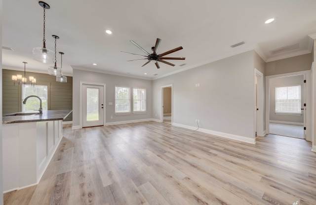 4447 Huckleberry Lane Gallery 2