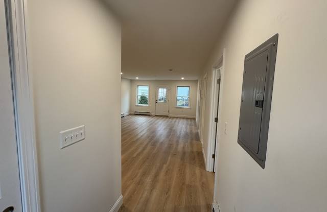 154 Granite Street - 154 Granite Street, Essex County, MA 01966