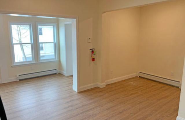 323 Pearl Street, Unit 4 Gallery 3