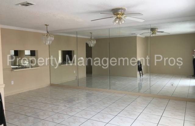 1738 Shady Ridge Court Unit: 222 Gallery 2