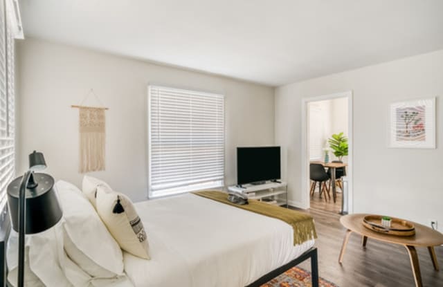 8413 Lilienthal Ave - 8413 Lilienthal Avenue, Los Angeles, CA 90045