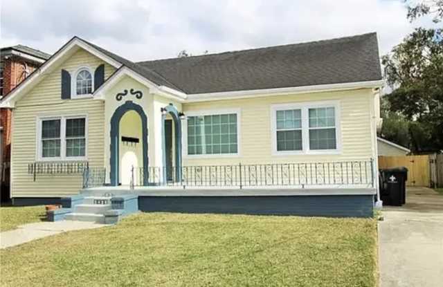 5437 Vermillion Boulevard Gallery 4