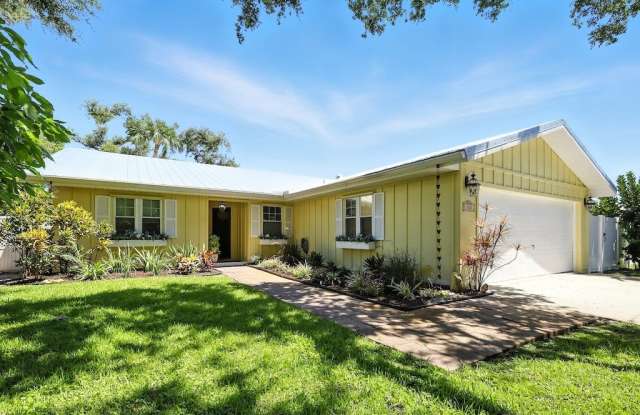 725 Acacia Road photos photos