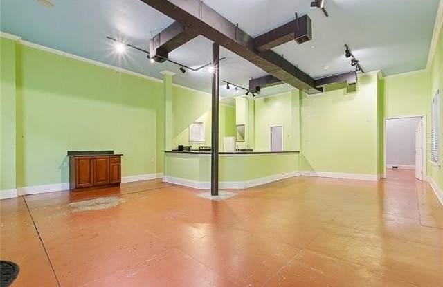 2103 S CARROLLTON Avenue Gallery 3