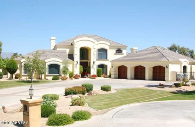 8525 N Canta Bello -- - 8525 North Canta Bello, Paradise Valley, AZ 85253