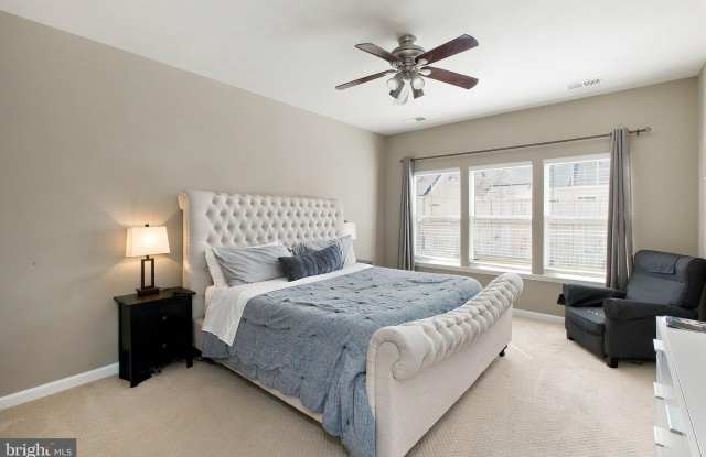 42455 MALACHITE Terrace Gallery 4