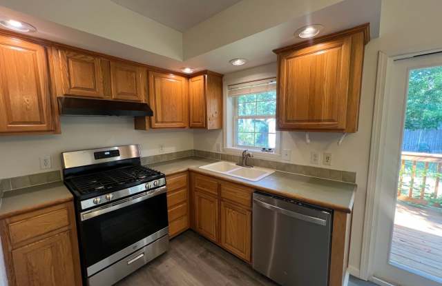 REMODELED 2 BEDROOM HOME IN HEART OF TRAVERSE CITY photos photos