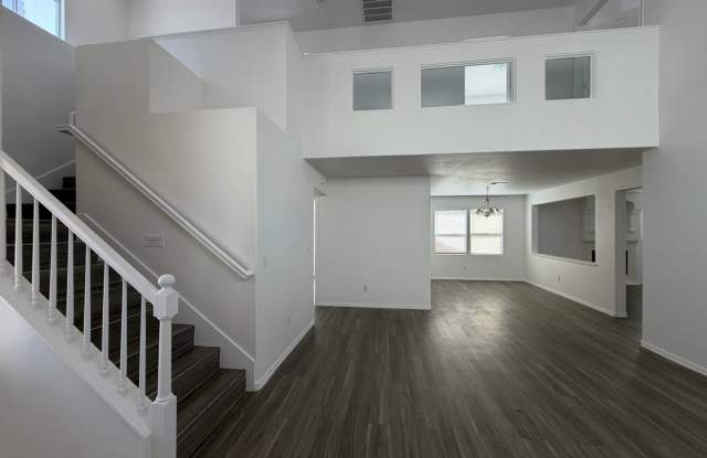 Bright & Spacious Home in Southwest Las Vegas! Gallery 4