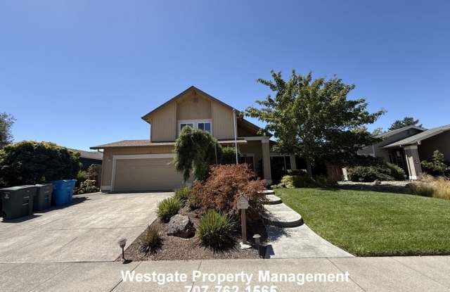 Lovely 3/2.5 East Petaluma Home - 1604 Cerro Sonoma Circle Gallery 1