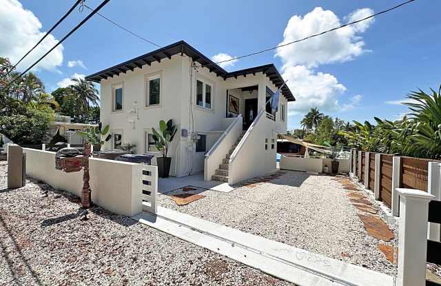 129 Pirates Drive photos photos