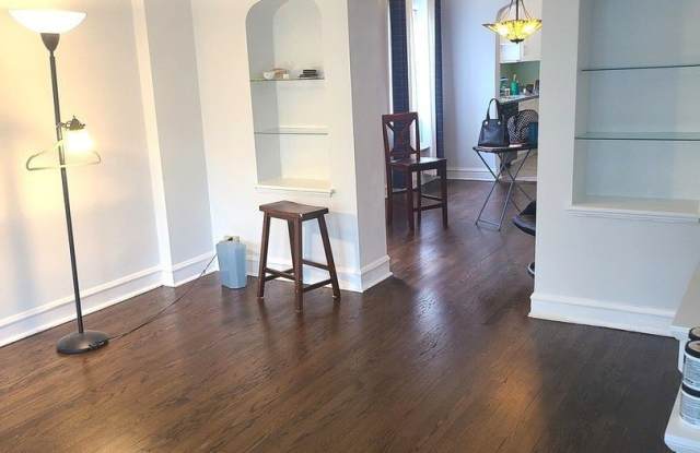 5256 N Virginia Avenue Gallery 3