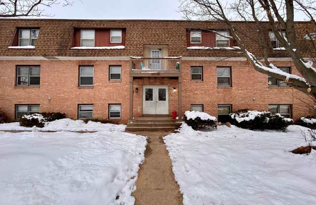 Two Bedroom Apartment in Northwest Grand Rapids - $400 Off Move-in by 2/15/26! photos photos