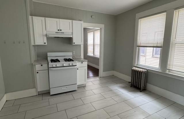 918 Winchester Avenue unit: 2 photos photos