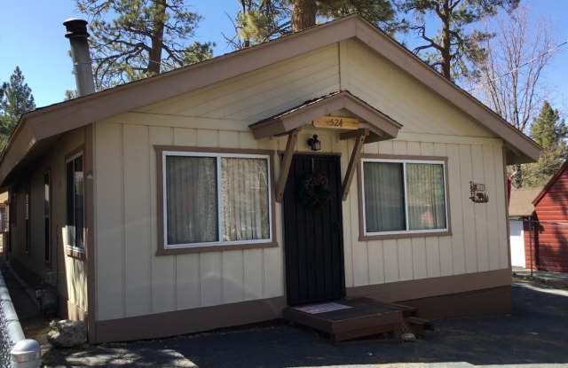 Big Bear Lake- 2 Bedroom 2 Bath Cabin photos photos Big Bear Lake- 2 Bedroom 2 Bath Cabin photos photos