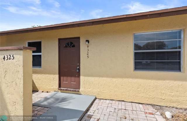4325 NW 5th Ave photos photos