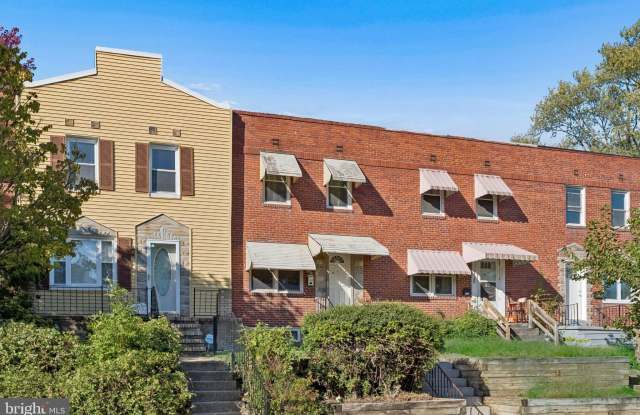 1716 REDWOOD Avenue Gallery 1
