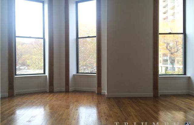 334 Lafayette Avenue Gallery 2