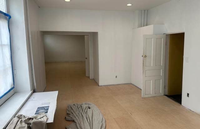 399 LEVERINGTON Avenue Gallery 2