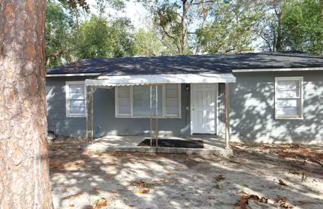 716 E Brookwood Dr - 716 East Brookwood Drive, Valdosta, GA 31601