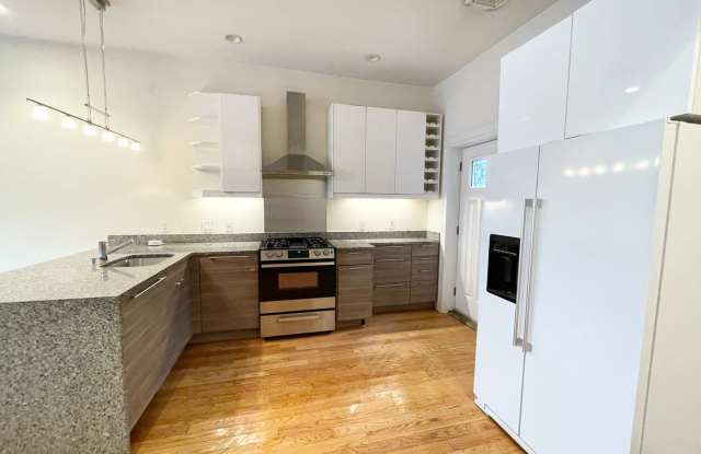 South Boston 5 Bed – Washer/Dryer in Unit – No Fee – 9/1 photos photos South Boston 5 Bed – Washer/Dryer in Unit – No Fee – 9/1 photos photos