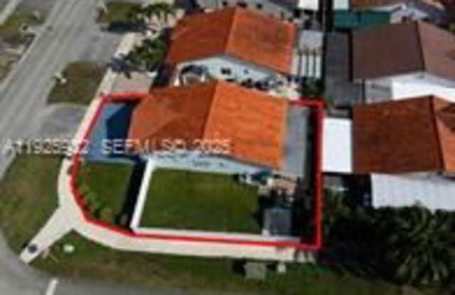 9098 Northwest 114th Street photos photos