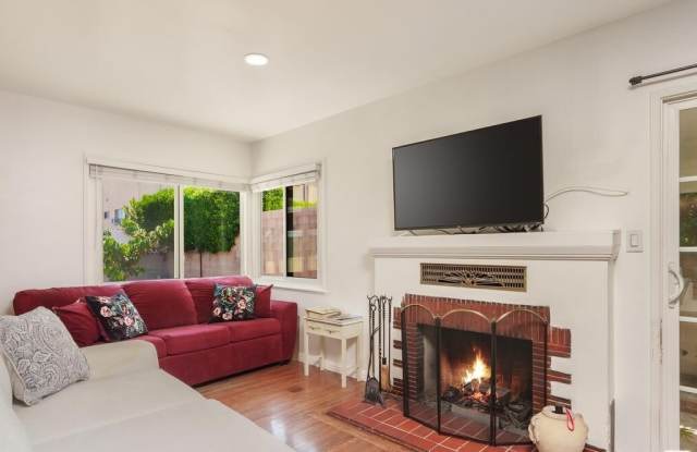 7128 Mammoth Ave photos photos