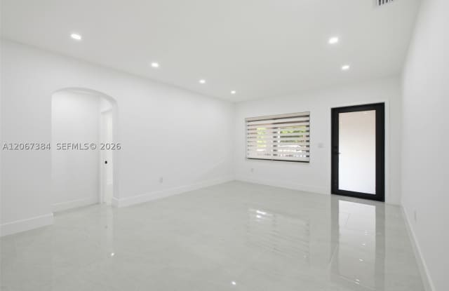 5000 SW 5th Ter Gallery 3