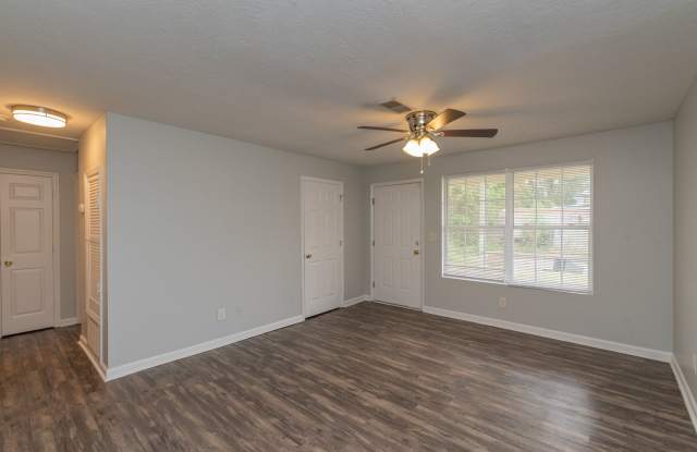 2 Bed/1.5 Bath Duplex on Miles Avenue, central heat & air unit - Available Now! Gallery 4