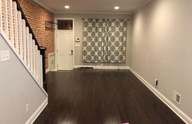 13 South  Ellwood Avenue Gallery 2
