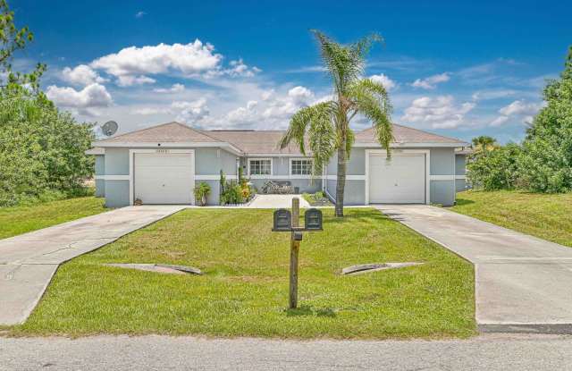 * 1 MONTH FREE * - Well Maintained Duplex in Lehigh with 1 Car Garage! Gallery 4