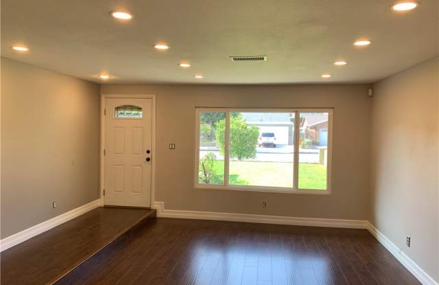 1575 Woodbury Drive Gallery 2