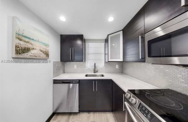 3001 W Rolling Hills Cir Gallery 4