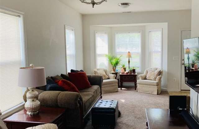 126 VILLA CIR Gallery 4